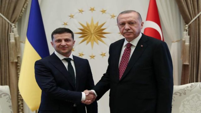 Πόλεμος στην Ουκρανία: Τηλεφωνική επικοινωνία Ερντογάν-Ζελένσκι για τις διαπραγματεύσεις με τη Ρωσία (video)