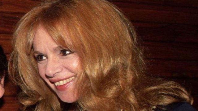 Αλίκη Βουγιουκλάκη: Αυτή είναι η “άγνωστη” αδερφή της! Σαν δυο σταγόνες νερό!