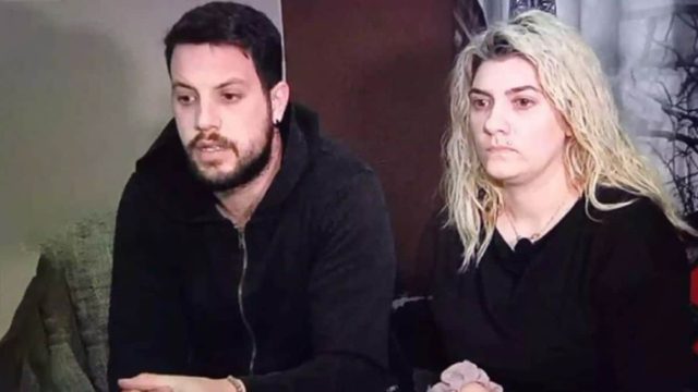 “Δεν βάζω το χέρι μου στο Ευαγγέλιο…”: Ο Μάνος “έδωσε” τη Ρούλα – Η φράση που προκάλεσε καβγά ανάμεσα στο ζευγάρι