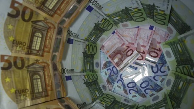 Η ώρα της «λυπητερής» – Επιστρεπτέα προκαταβολή: Έρχεται ο λογαριασμός των οφειλών για 700.000 επιχειρήσεις