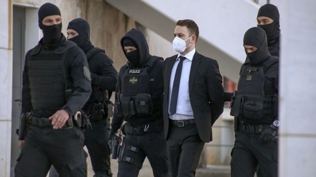Έγκλημα στα Γλυκά Νερά: Διεκόπη η δίκη του γυναικοκτόνου, Μπάμπη Αναγνωστόπουλου – Ο λόγος και πότε θα συνεχιστεί (video)