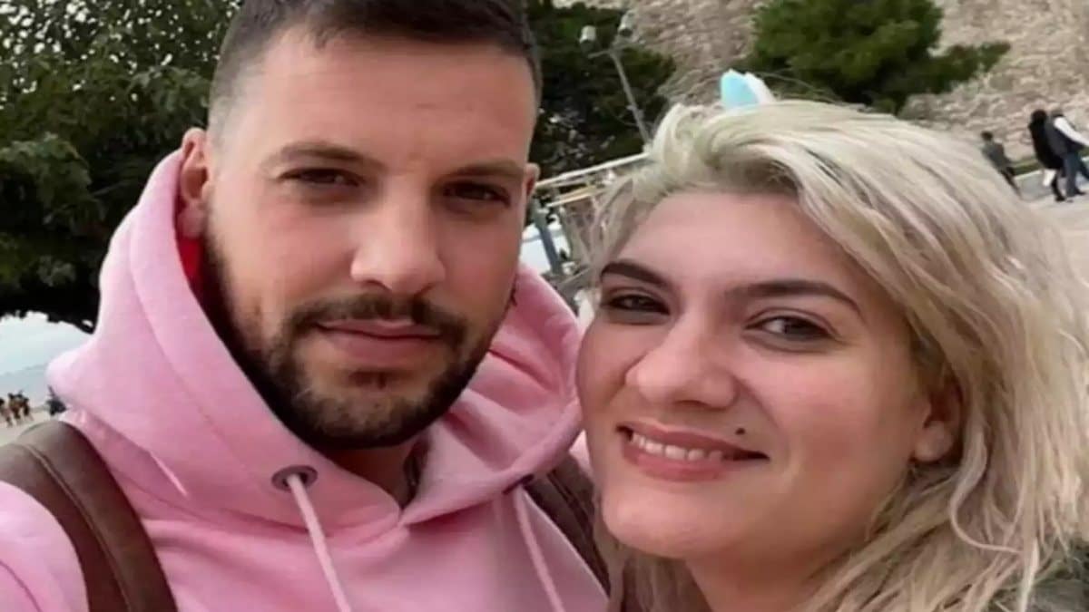 “Η Ρούλα η κοινωνική”: Η Ρούλα Πισπιρίγκου έκανε δημόσιες σχέσεις μέχρι και στη κηδεία της Τζωρτζίνας