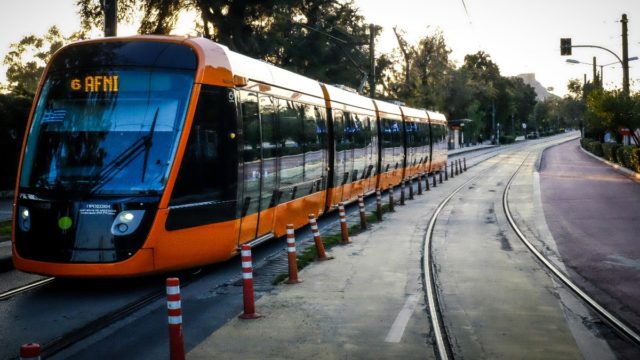 «SOS» στα ΜΜΜ: Έκτακτες κυκλοφοριακές ρυθμίσεις στα δρομολόγια του τραμ μέχρι και τη Μ. Τετάρτη (20/4)