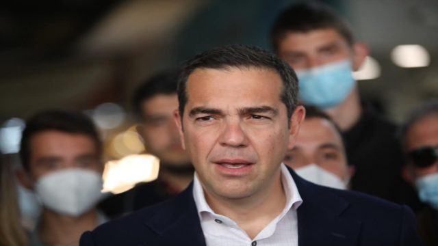 Το TikTok κατέβασε βίντεο του Αλέξη Τσίπρα να παίζει με παιδιά: Οι λόγοι πίσω από την πρωτοφανή απόφαση