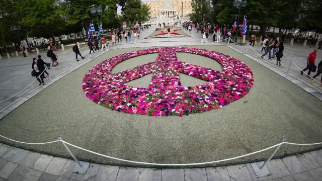 Πρωτομαγιά 2022: Ποιοι δουλεύουν στην υποχρεωτική αργία και πώς πληρώνεται η εργασία