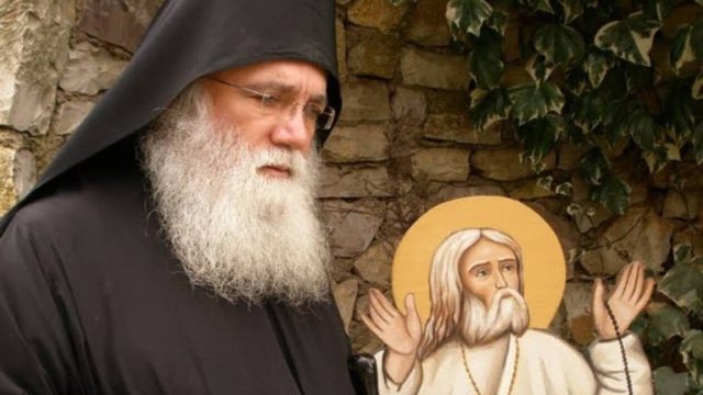 Φωκίδα: Χαμός στο Λιδωρίκι με τον «Παπαροκά» – «Ανάξιε, κοπρίτη να φύγεις, δεν ντρέπεσαι» (video)
