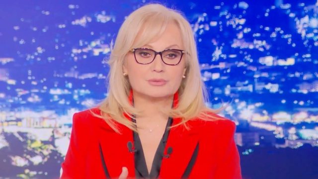 Η Αγγελική Νικολούλη “επέστρεψε” με νέο αινιγματικό trailer για τη Πάτρα – Η συνέντευξη που θα συζητηθεί (video)
