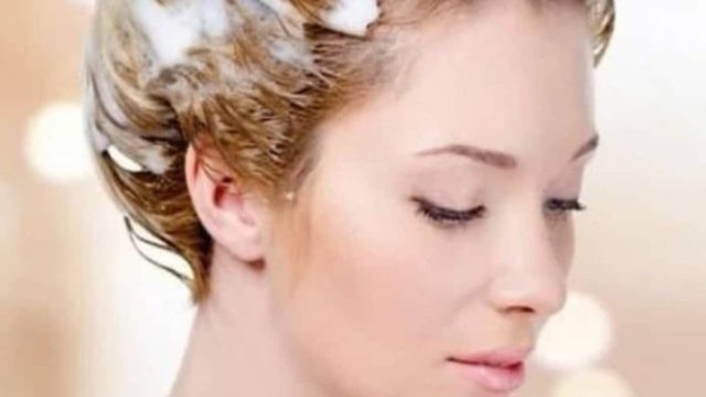Δες τα μαλλιά σου να λάμπουν ξανά: Αυτή είναι η σπιτική μάσκα αναδόμησης που θα σου λύσει τα χέρια!
