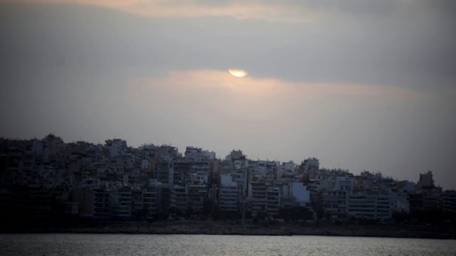 Πηγαίνεις το πρωί, γυρίζεις το βράδυ με 9 ευρώ: Το νησί μόλις μία ώρα από την Αθήνα για την τέλεια μονοήμερη εκδρομή