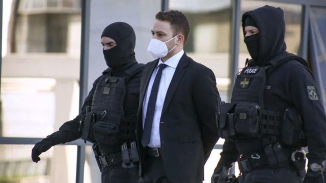 Πούλησε «τρελίτσα» με… μάσκα δικηγόρου ο Μπάμπης Αναγνωστόπουλος – Ο έντονος διάλογος με την Ελένη Μυλωνοπούλου (video)
