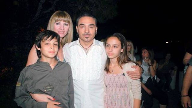 Θυμάστε τον γιο του Νότη Σφακιανάκη, Απόλλωνα; Δεν φαντάζεστε τι δουλειά κάνει σήμερα!