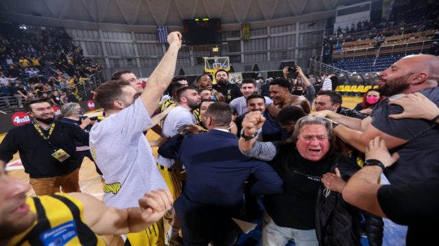Οπαδική βία: Σοκαριστικές απειλές στον Ζίριους Γουίλιαμς – “Αν έρθεις στην Τούμπα θα πεθάνεις όπως ο Άλκης” – Συνελήφθη 38χρονος με σουγιά στο Αλεξάνδρειο