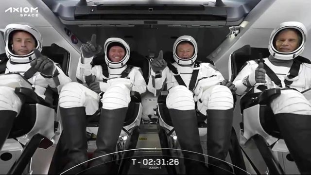 Space X: Στον Διεθνή Διαστημικό Σταθμό οι 4 αστροναύτες του Έλον Μασκ