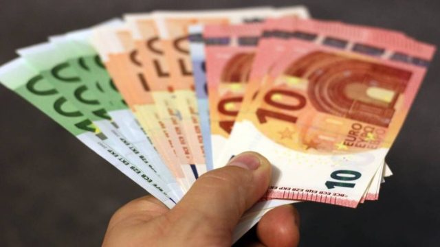 Συντάξεις Μαΐου: Αυτές είναι οι τελικές ημερομηνίες για την καταβολή τους (video)