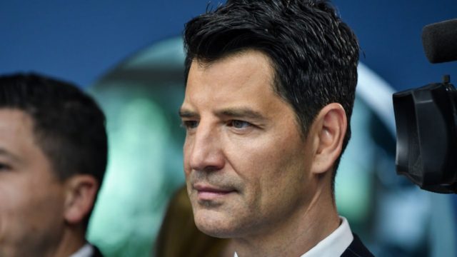 Πριν τη δόξα και τα λούσα: Αυτή τη δουλειά έκανε ο Σάκης Ρουβάς πριν γίνει τραγουδιστής