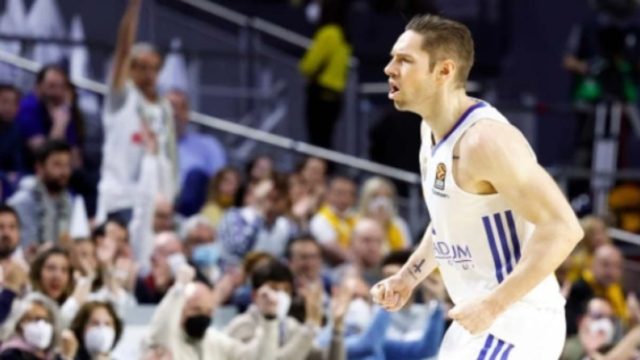 Euroleague: Τρίποντη «καταιγίδα» με Κοζέρ και προβάδισμα πρόκρισης