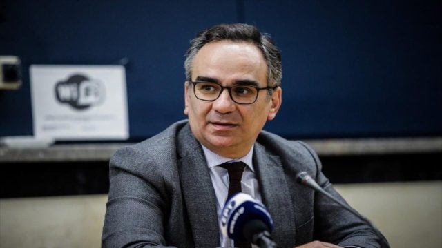 Εσπευσμένα στο νοσοκομείο ο Βασίλης Κοντοζαμάνης