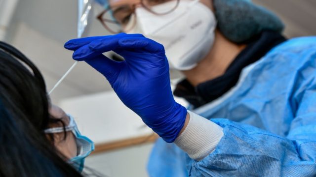 Κορωνοϊός: Το απίστευτο περιστατικό ασθενή που παρουσίαζε συμπτώματα του ιού για 505 ημέρες