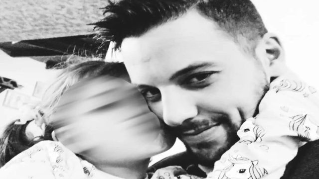 Μάνος Δασκαλάκης: Η πρώτη δημόσια εμφάνιση μετά τη σύλληψη της Ρούλας Πισπιρίγκου (video)