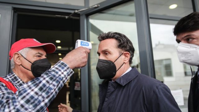 «Όταν βιάζεται μια γυναίκα δεν έχει ανάγκη να…»: Το επιχείρημα του Μιχάλη Δημητρακόπουλου για να σώσει τον Πέτρο Φιλιππίδη