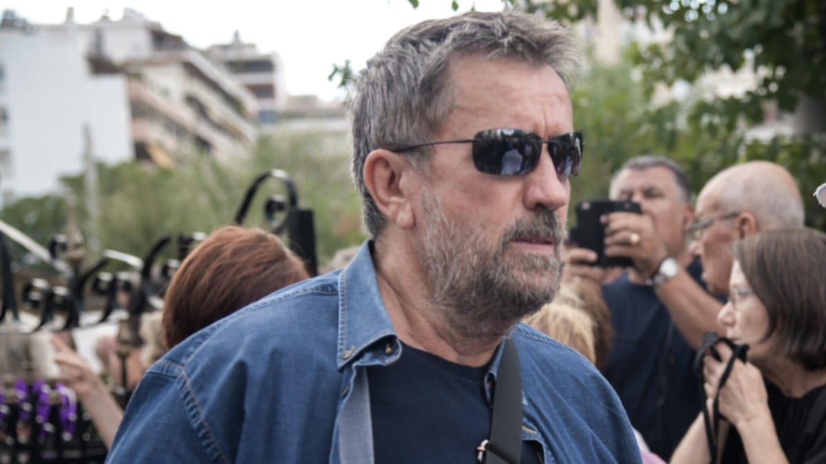 Σάλος με τον Σπύρο Παπαδόπουλο: «Είμαι ζώον, έχω πέσει θύμα απιστίας…Όταν το έμαθα πήγα σε έναν βράχο στη θάλασσα… (Video)