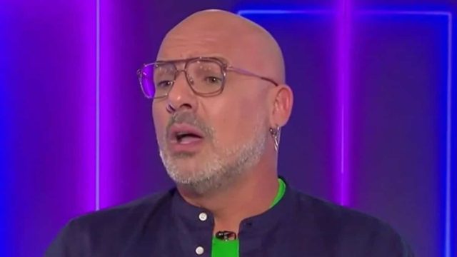 Δεν ήταν πάντα καραφλός: Όταν ο Νίκος Μουτσινάς είχε ακόμα μαλλιά (photos)
