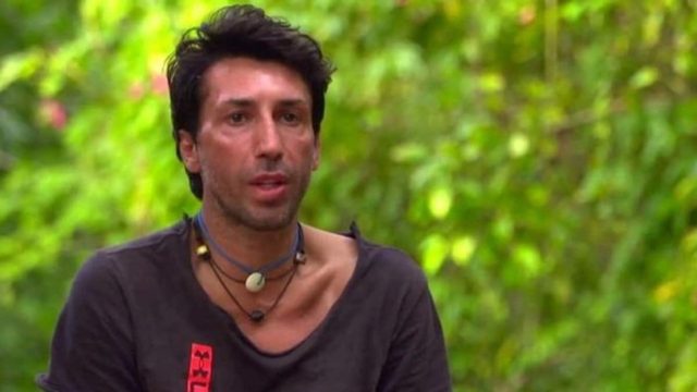 Survivor 5: Σε έξαλλη κατάσταση ο Κωνσταντίνος Εμμανουήλ – «Είναι μανιακός, δεν τον θέλω!»