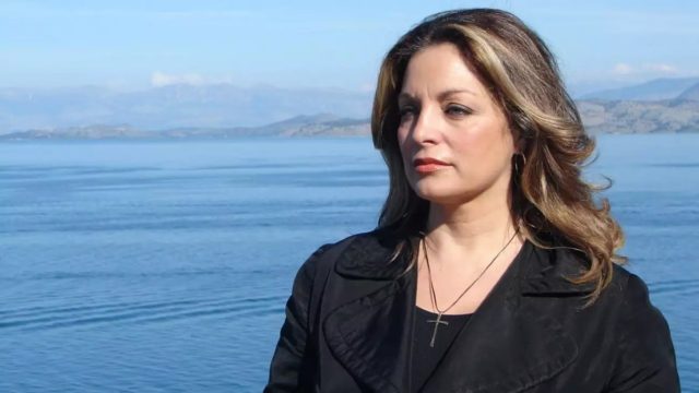 17 χρόνια πριν: Η τελευταία φορά που έπαιξε στην τηλεόραση η Άντζελα Γκερέκου πριν από τη «Γη της Ελιάς» (video+photo)