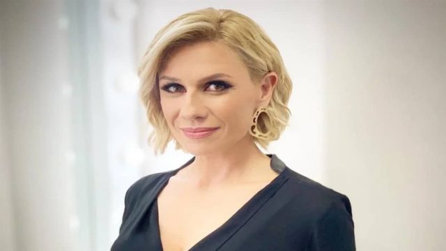 Βαθιά συγκινημένη η Κατερίνα Καραβάτου: Η ανατριχιαστική ανάρτηση με τους γονείς της που έχουν πεθάνει