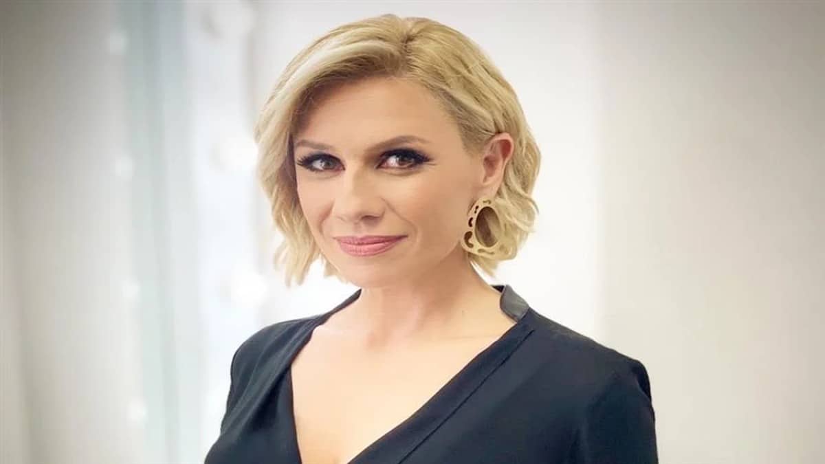 Βαθιά συγκινημένη η Κατερίνα Καραβάτου: Η ανατριχιαστική ανάρτηση με τους γονείς της που έχουν πεθάνει