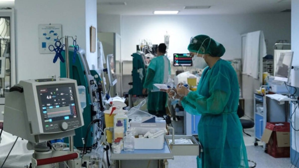 Κορωνοϊός: Σταθερότητα στους σκληρούς δείκτες της πανδημίας στη χώρα – Μικρή η μείωση στα κρούσματα