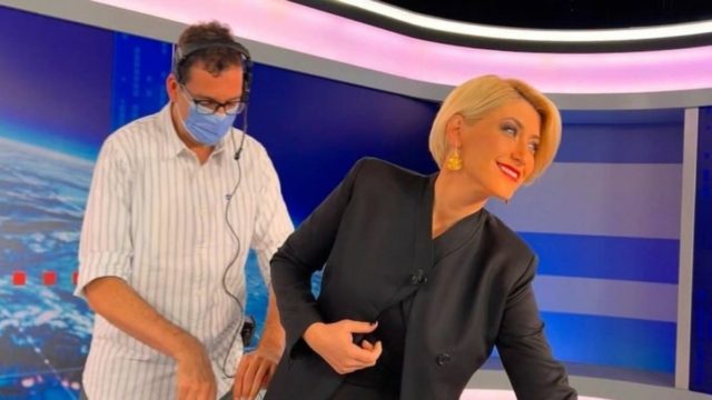 Καμία σχέση: Έτσι ήταν η Σία Κοσιώνη 16 χρόνια πριν στο πρώτο δελτίο του ΣΚΑΪ
