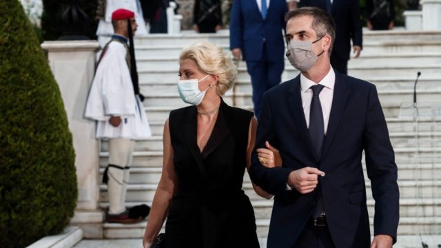 «Ήθελα να φύγω…» – Αποκάλυψη της Σίας Κοσιώνη για το γάμο με τον Κώστα Μπακογιάννη