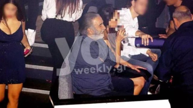 Χαμογελάει ξανά ο Λάκης Λαζόπουλος, 1 χρόνο μετά τον θάνατο της γυναίκας του! Με κούκλα μελαχρινή στα μπουζούκια