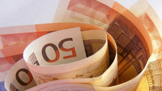 Χρήματα στις τσέπες σας: Πότε πληρώνονται ΣΥΝ-ΕΡΓΑΣΙΑ και επίδομα 534 ευρώ