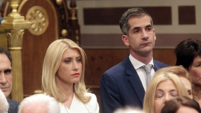 Καστανομάλλα και κούκλα: Αυτή ήταν η σύζυγος του Κώστα Μπακογιάννη πριν την Σία Κοσιώνη (photos)