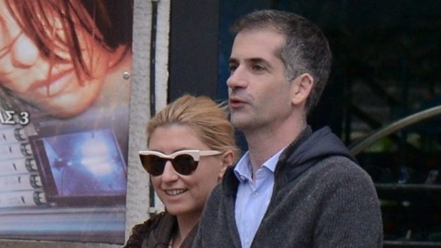 Είχε για παππού κορυφαίο Έλληνα πολιτικό: Αυτή η γυναίκα ήταν η τελευταία σχέση του Κώστα Μπακογιάννη πριν από τη Σία Κοσιώνη – Έχουν μαζί ένα παιδί (photo)