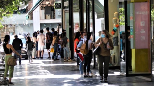 Μεγάλη Εβδομάδα: Αυτό είναι το ωράριο λειτουργίας των εμπορικών καταστημάτων – Όλες οι αλλαγές