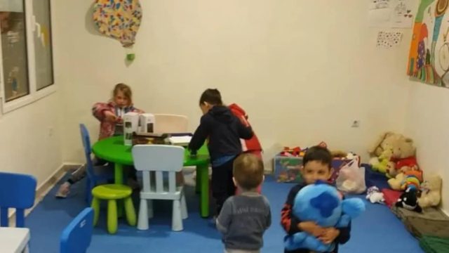 Πόλεμος στην Ουκρανία: Έφτασαν στην Ελλάδα τα πρώτα δέκα ασυνόδευτα ανήλικα προσφυγάκια (photos)