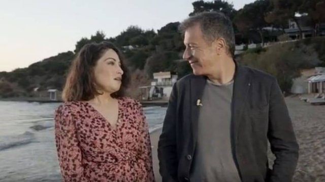 Γυναικάρα η Ιωάννα Παλιοσπύρου – Βαμμένη, χωρίς μάσκα και με φτιαγμένο μαλλί στους Πρωταγωνιστές!
