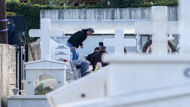 Πάτρα: Η αλήθεια για τους τάφους των παιδιών της οικογένειας Δασκαλάκη – Ο λόγος που δεν έγινε η εκταφή της Μαλένας (Video)