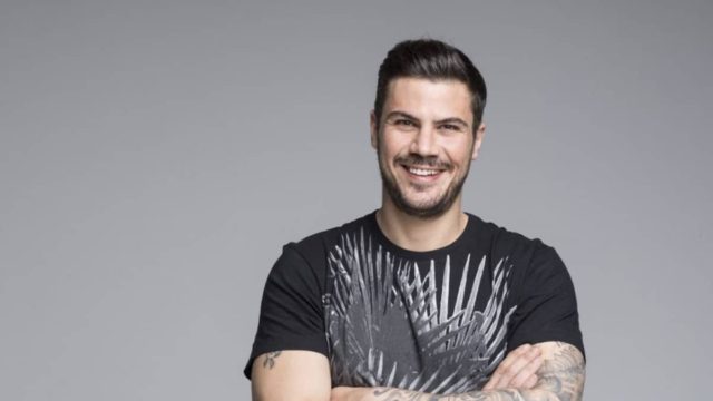 Αυτός είναι ο γλυκύτατος γιος του Άκη Πετρετζίκη