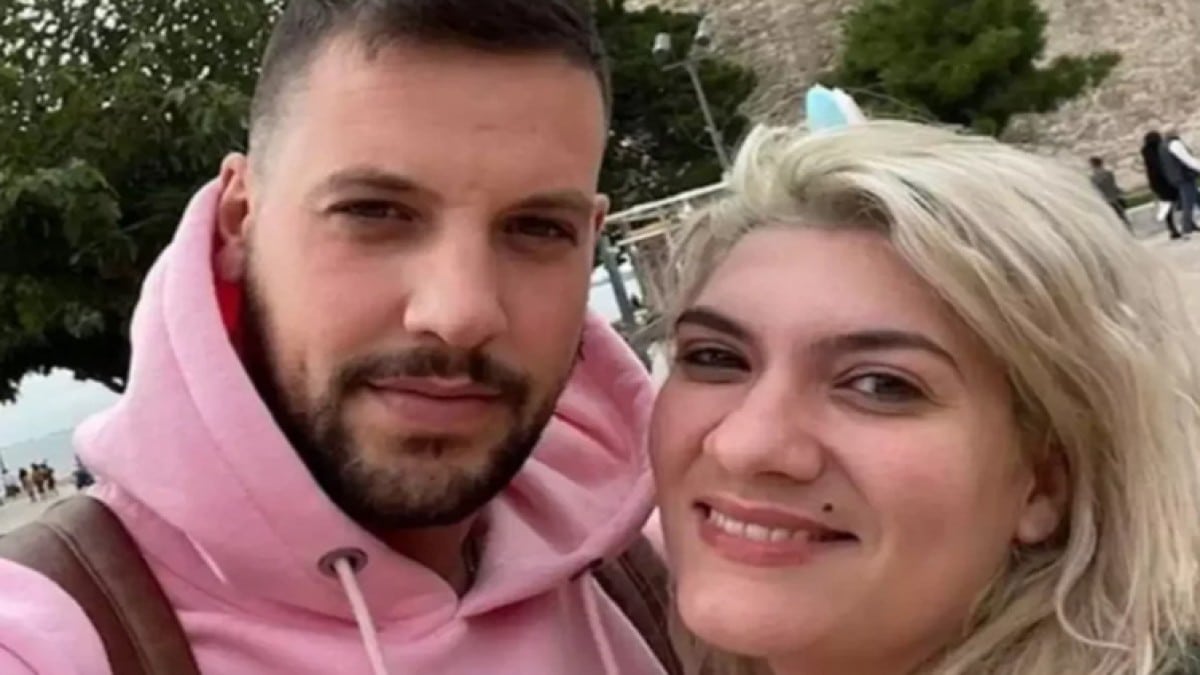 «Και φυλακή να πάει η Ρούλα θα νοικιάσω σπίτι δίπλα της…» – Όταν ο Μάνος Δασκαλάκης έβαζε το χέρι του στη «φωτιά» για την Πισπιρίγκου