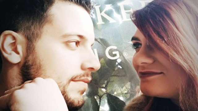 Νεκρά παιδιά στην Πάτρα: Όταν ο Μάνος Δασκαλάκης φιλούσε την κοιλιά της Ρούλας Πισπιρίγκου – Ήταν έγκυος στην Ίριδα (photo)