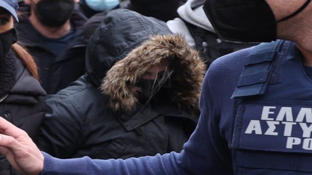 Ρούλα Πισπιρίγκου: Εξετάστηκε από ιατροδικαστή μετά τις καταγγελίες για ξυλοδαρμό μέσα στην ΓΑΔΑ  – Τι προέκυψε (video)