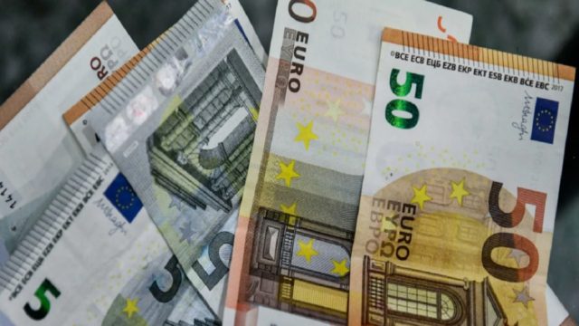 Όλες οι πληρωμές της Μεγάλης Εβδομάδας: Δώρο Πάσχα, επιταγή ακρίβειας, επίδομα παιδιού & συντάξεις (Video)