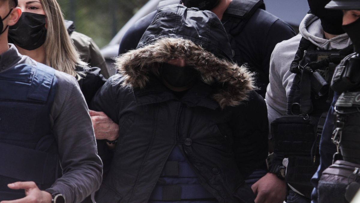 Νεκρά παιδιά στην Πάτρα: «Πρέπει να σταματήσει ο μύθος…» – Το ανατριχιαστικό σκίτσο του ιατροδικαστή Λέων για τη Μαλένα και η ανάλυσή του (Video)