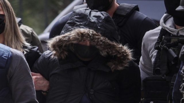 Νεκρά παιδιά στην Πάτρα: Προφυλακίστηκε η Ρούλα Πισπιρίγκου! Οδηγείται στις φυλακές Κορυδαλλού – Το «ειδικό κελί» που την περιμένει (Video)