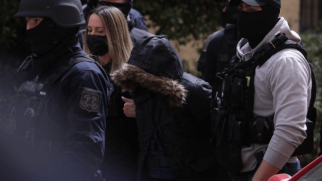 Ρούλα Πισπιρίγκου: «Δεν θέλω να…» – Τι έλεγε στους αστυνομικούς κατά τη μεταγωγή της στην ανακρίτρια