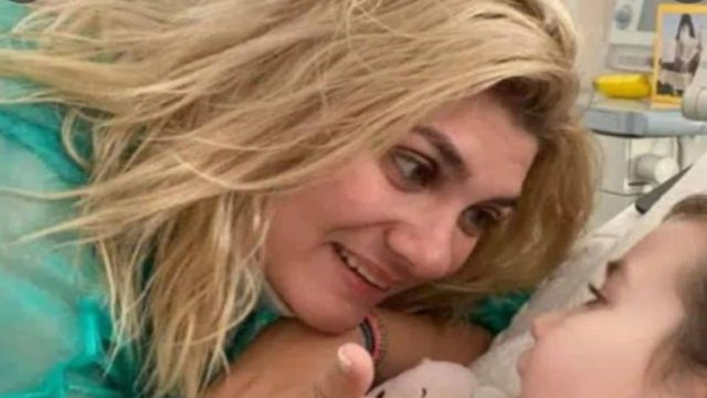 “Έσπασαν” στο ξύλο οι Αστυνομικοί την Ρούλα Πισπιρίγκου